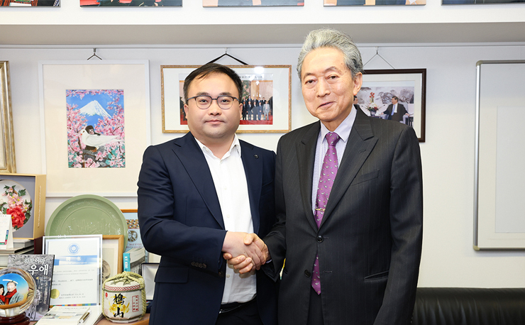 迅鐳激光董事長拜訪日本前首相鳩山由紀夫