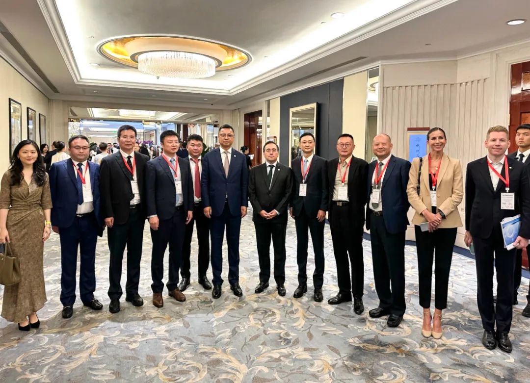 迅鐳激光董事長受邀參加西班牙領(lǐng)導(dǎo)-中國企業(yè)座談會！(圖3)