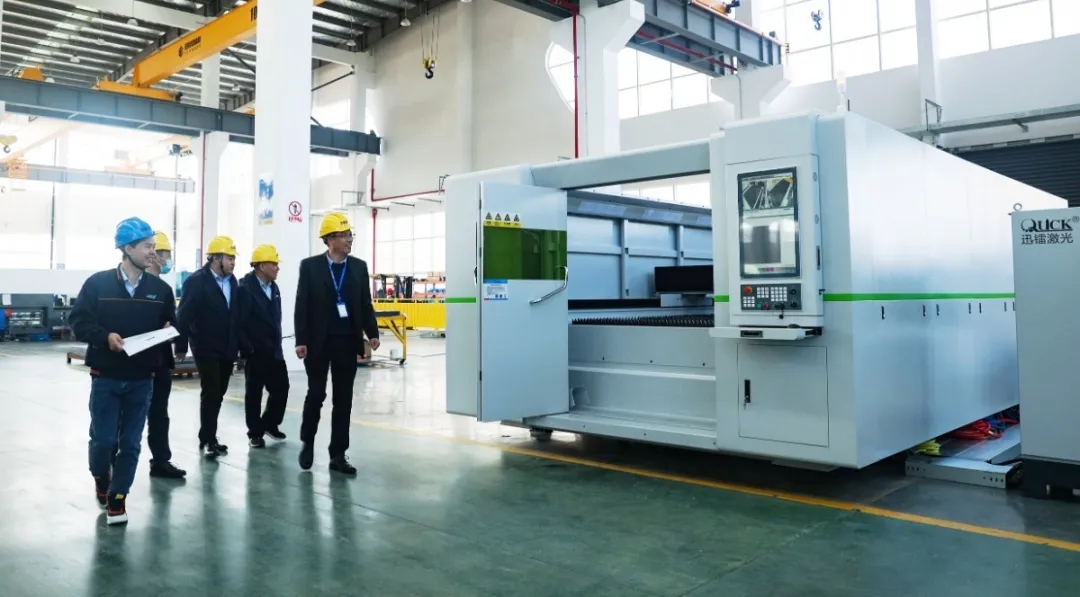 中聯(lián)重科(圖4) 中聯(lián)重科(圖4)