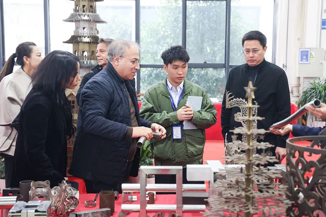 歐委會駐德國首席代表劉靜文攜海外客戶蒞臨迅鐳激光參觀考察！(圖5)