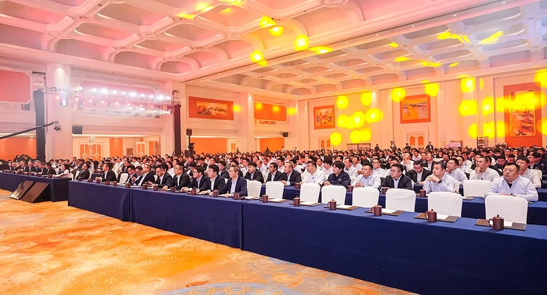 靈蟒賀歲，華章共啟 | 迅鐳激光2024年度工作總結(jié)會(huì)議暨年終盛典圓滿舉行！(圖2)