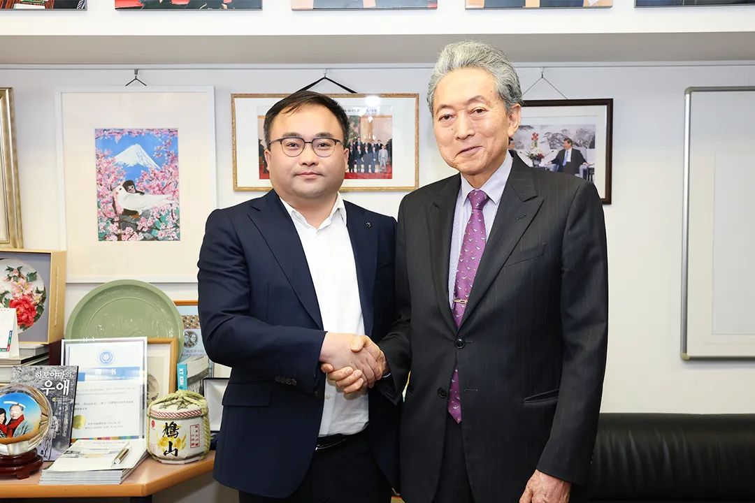 迅鐳激光董事長(zhǎng)拜訪日本前首相鳩山由紀(jì)夫(圖2)