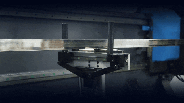 兩卡盤(pán)夾持切割時(shí)，小型管材甩動(dòng)嚴(yán)重怎么辦？迅鐳激光教你兩招，精準(zhǔn)切割不再難！(圖5)